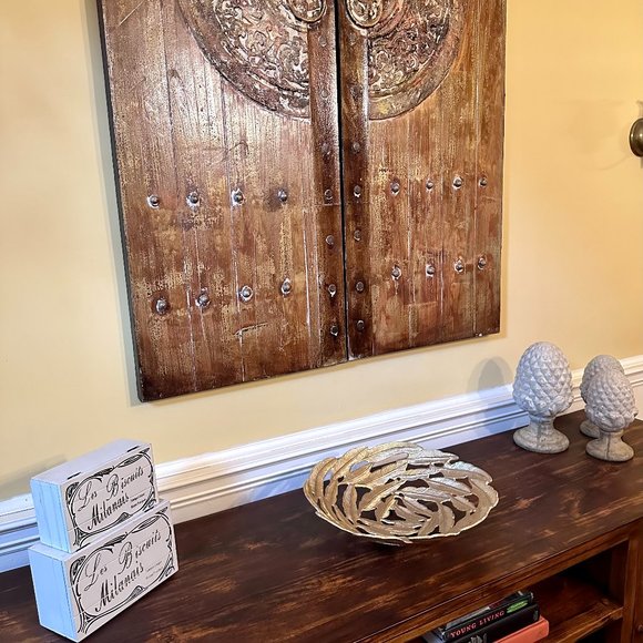 Gorgeous Gold Metal Feather Motif Centerpiece-Bowl - Picture 10 of 16